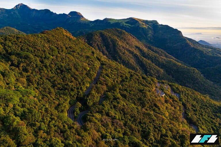 1-18-bends-road-Kehenpathdoruwa-Yahangala-mountain-ranges-c-Kasun-de-Silva-768x512_2